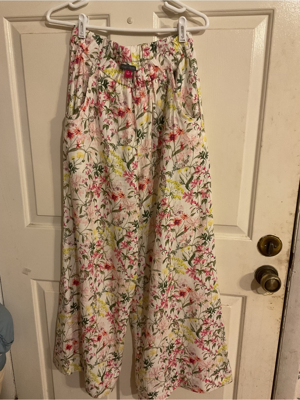 New:Vince Camuto Sz. S. Floral White wide leg Pants pull on w/pockets